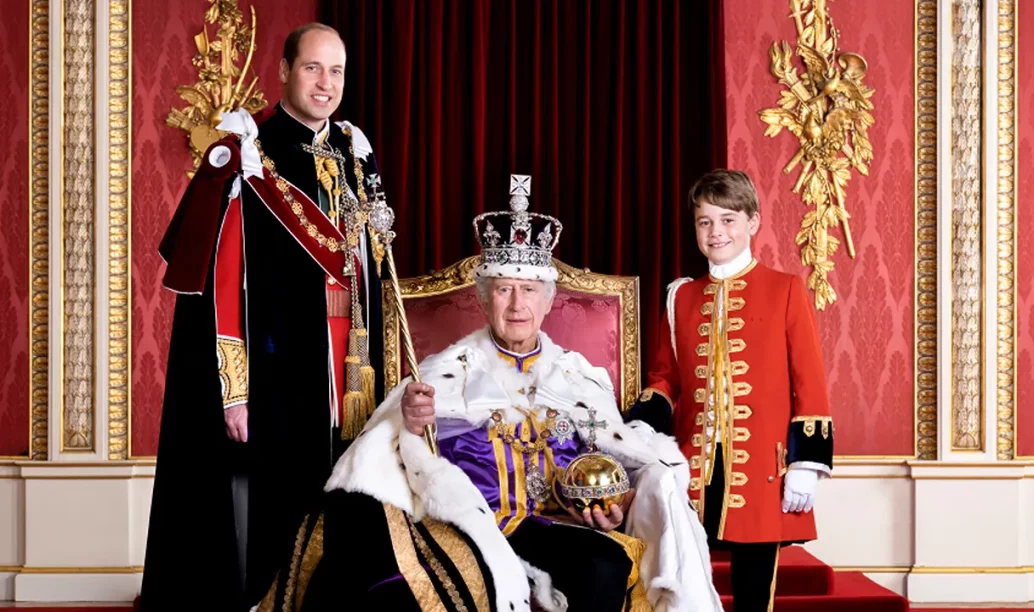 Retrato oficial del rey Carlos III con el Príncipe de Gales y el Príncipe George. Fuente: royal.uk