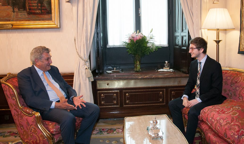 El Presidente del Congreso de los Diputados junto al director de España Real, durante la entrevista